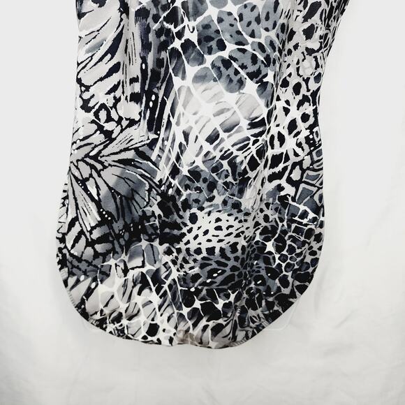 Miraclesuit Black & White One Piece Swimsuit - Picture 8 of 8